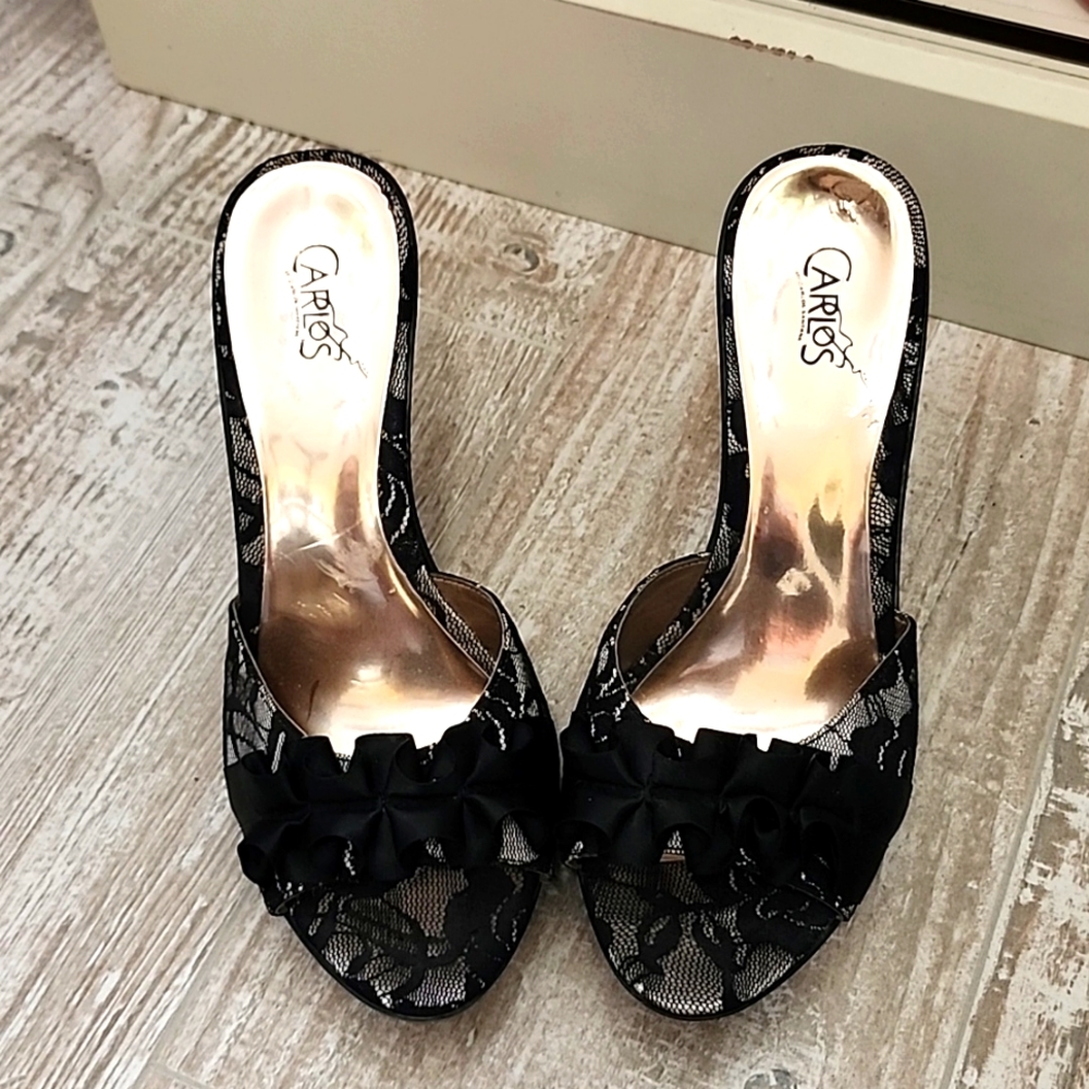 Carlos Santana womens lace & ruffle heels